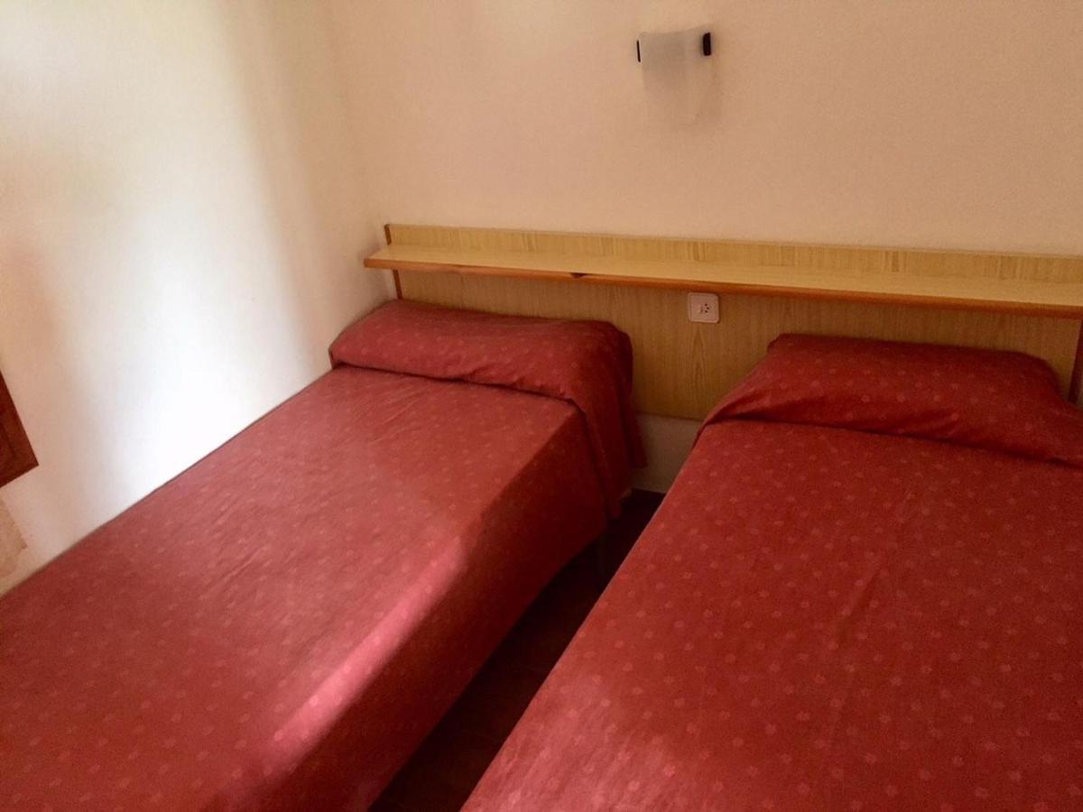 Apartamentos Sol Isla Аренал д'ен Кастел Екстериор снимка