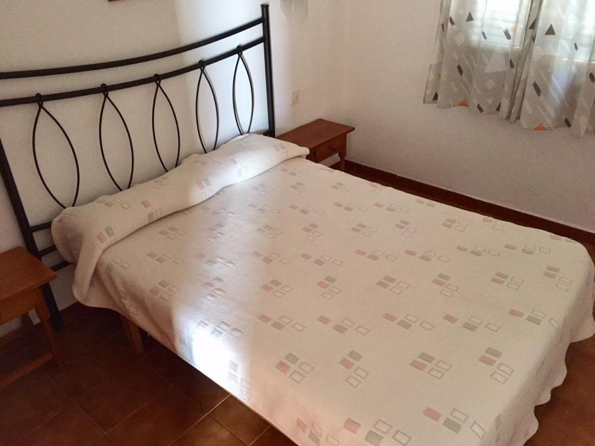 Apartamentos Sol Isla Аренал д'ен Кастел Екстериор снимка